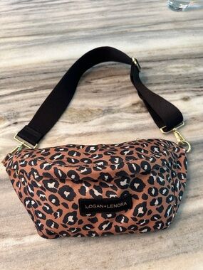 LOGAN + LENORA CHEETAH PRINT BELT BAG -NWOT
